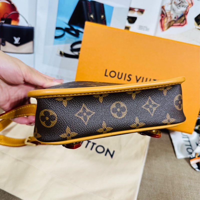 LV M26805 Satchel 經典老花翻蓋式斜背包/郵差包 98閒置品 芯片款-18