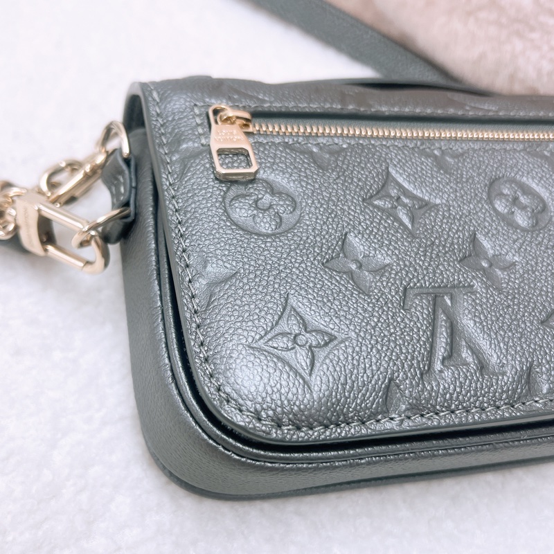 Lv metis pochette east west 灰銀橫版郵差包-9