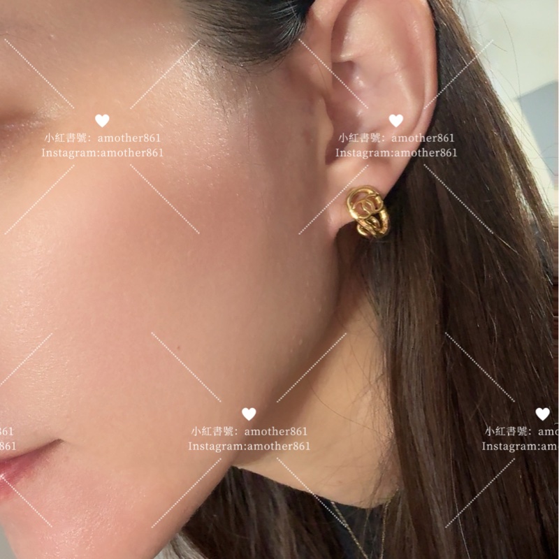 全新 香奈兒26p線條簍空耳環-1