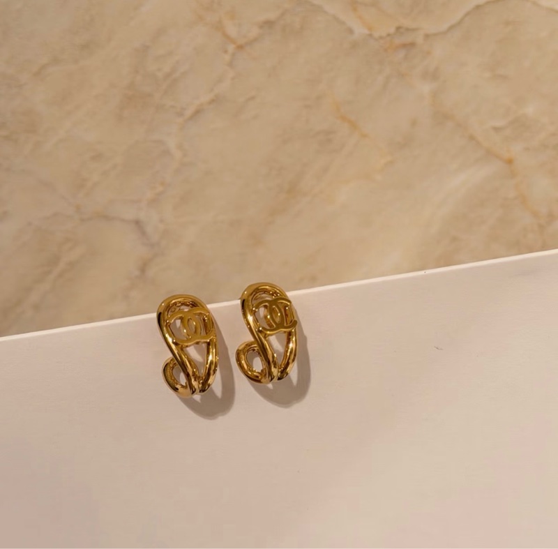 全新 香奈兒26p線條簍空耳環-3