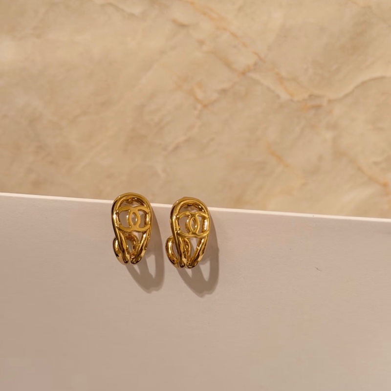 全新 香奈兒26p線條簍空耳環-4