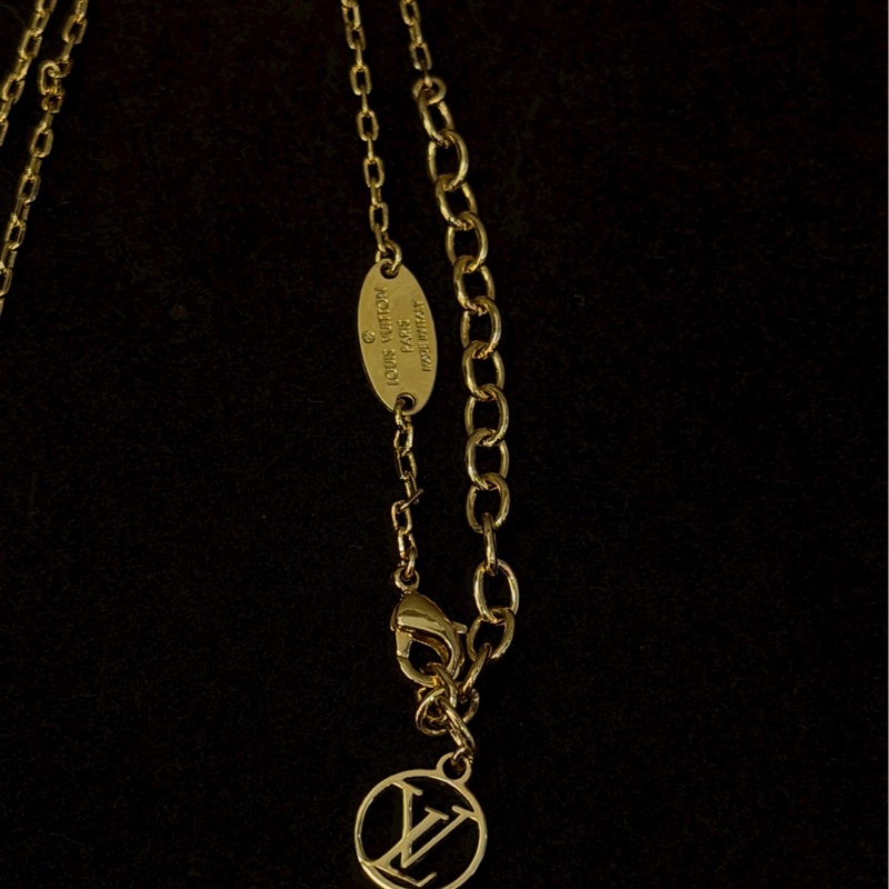 LV愛心項鍊-2