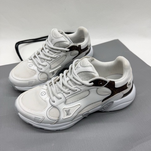 LV路易威登 Olympia 25年新款皮革白色老花運動鞋  35碼