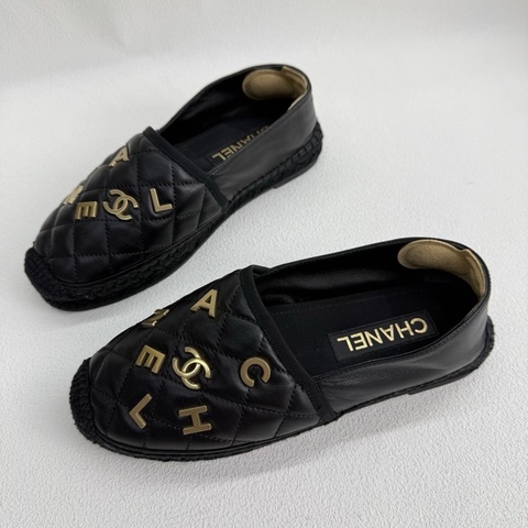 CHANEL香奈兒 黑色 皮質漁夫鞋搭配金屬logo圖案 38碼