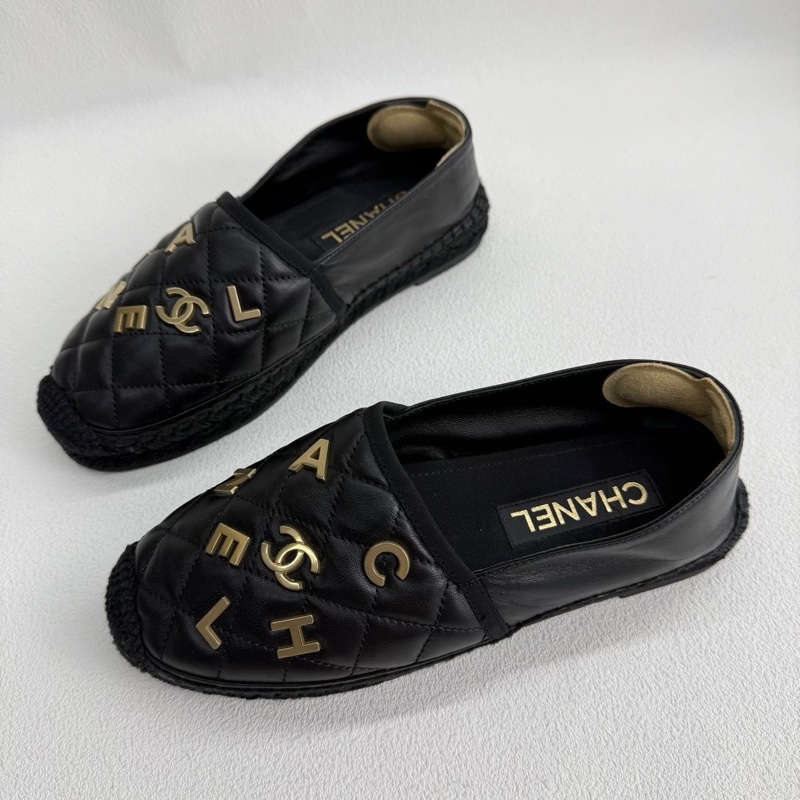 CHANEL香奈兒 黑色 皮質漁夫鞋搭配金屬logo圖案 38碼-0