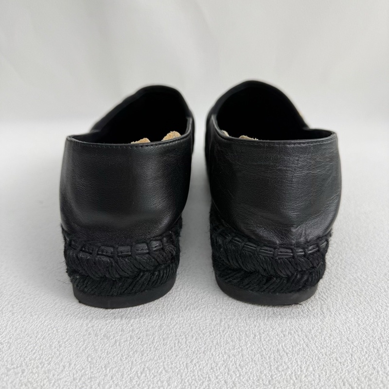 CHANEL香奈兒 黑色 皮質漁夫鞋搭配金屬logo圖案 38碼-3