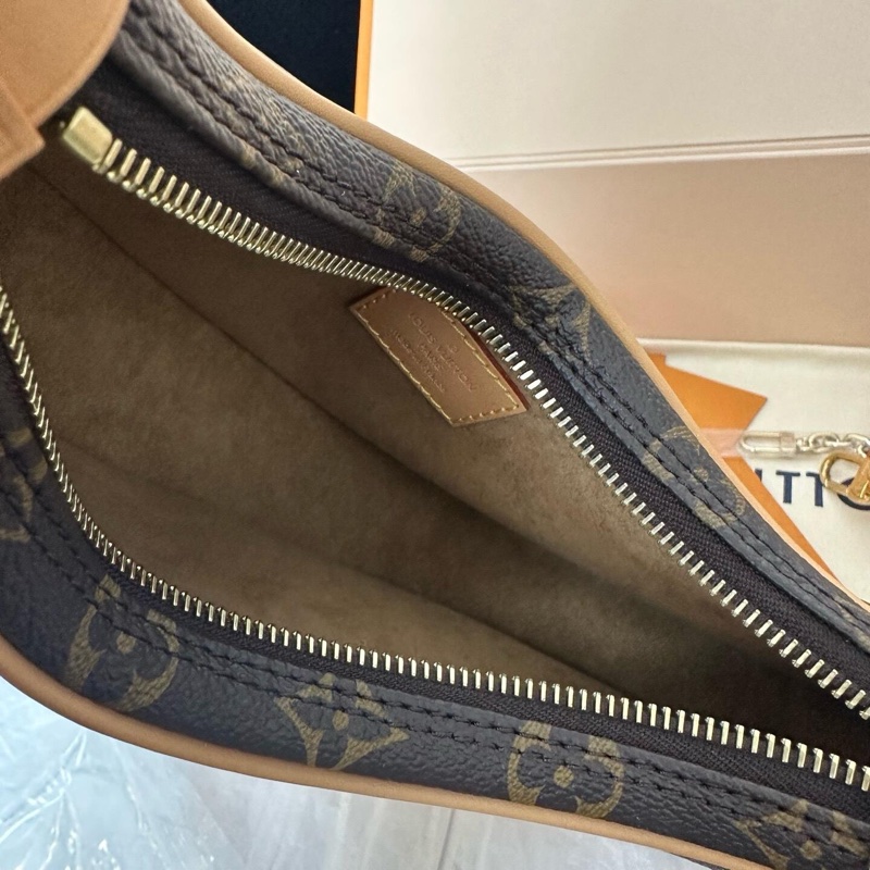 路易威登LV 老花Loop月亮包豌豆包-8