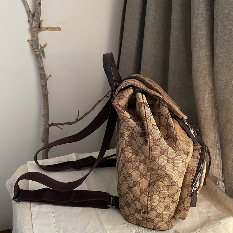 Gucci 經典GG老花後背包🎒 肩背包/雙肩包/旅行包/過夜包/水桶包/束口包 🎒側背/手提🎒正品🎒況不錯🎒男女皆適-7