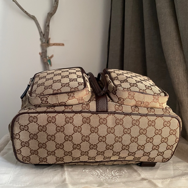 Gucci 經典GG老花後背包🎒 肩背包/雙肩包/旅行包/過夜包/水桶包/束口包 🎒側背/手提🎒正品🎒況不錯🎒男女皆適-9