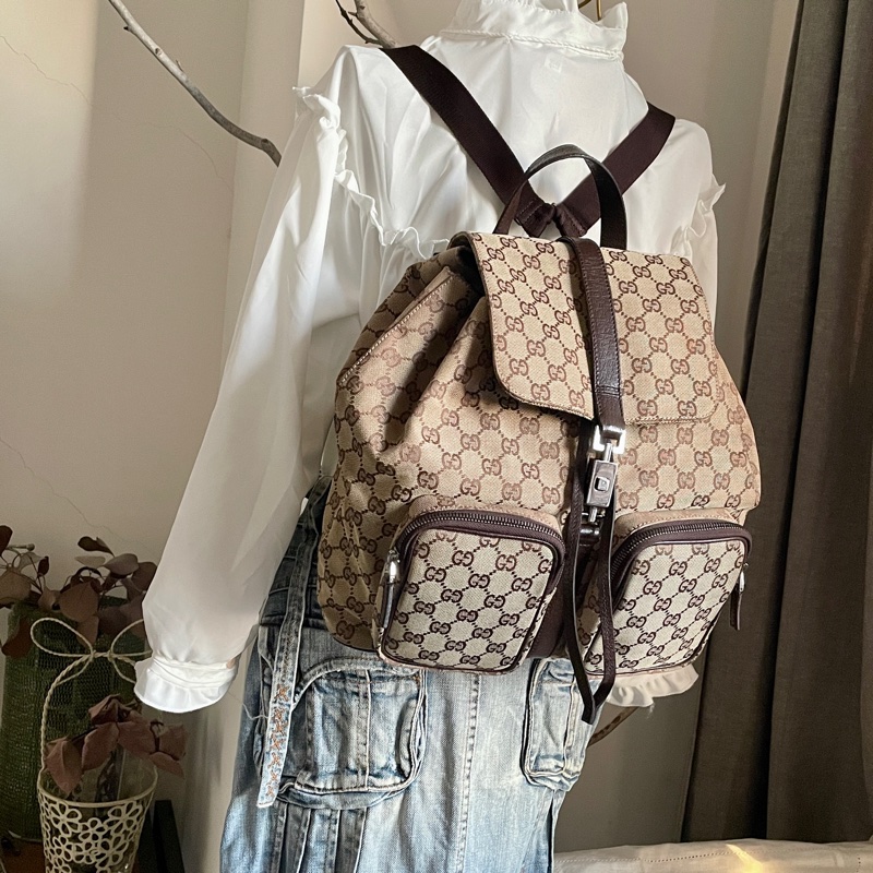 Gucci 經典GG老花後背包🎒 肩背包/雙肩包/旅行包/過夜包/水桶包/束口包 🎒側背/手提🎒正品🎒況不錯🎒男女皆適-10