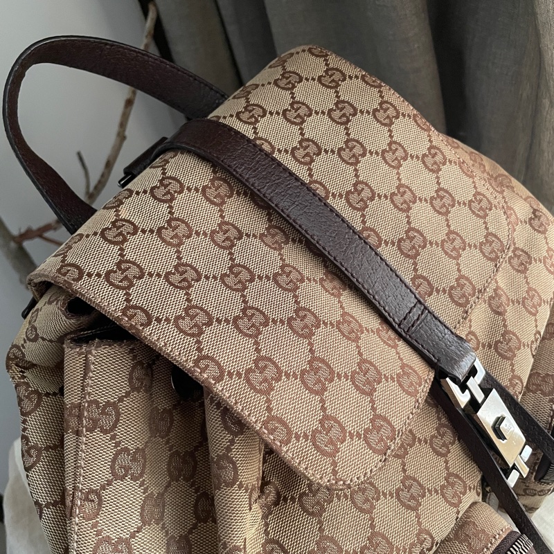 Gucci 經典GG老花後背包🎒 肩背包/雙肩包/旅行包/過夜包/水桶包/束口包 🎒側背/手提🎒正品🎒況不錯🎒男女皆適-13