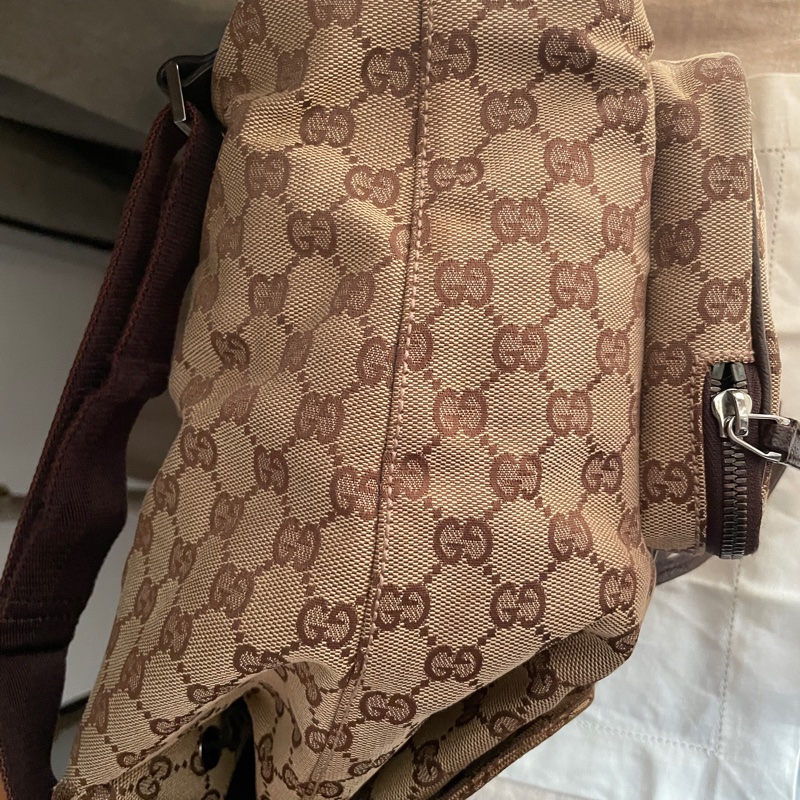 Gucci 經典GG老花後背包🎒 肩背包/雙肩包/旅行包/過夜包/水桶包/束口包 🎒側背/手提🎒正品🎒況不錯🎒男女皆適-24