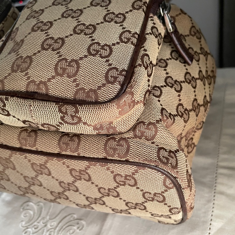 Gucci 經典GG老花後背包🎒 肩背包/雙肩包/旅行包/過夜包/水桶包/束口包 🎒側背/手提🎒正品🎒況不錯🎒男女皆適-34