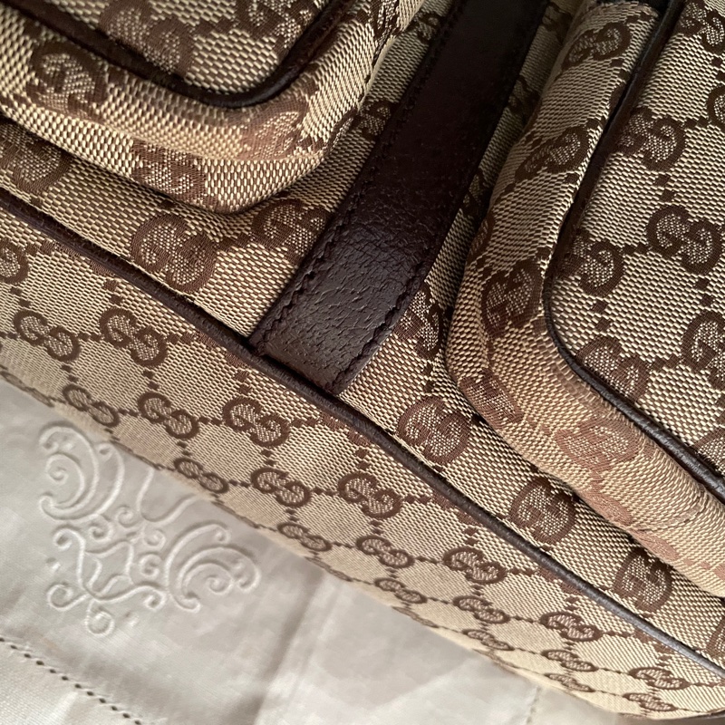 Gucci 經典GG老花後背包🎒 肩背包/雙肩包/旅行包/過夜包/水桶包/束口包 🎒側背/手提🎒正品🎒況不錯🎒男女皆適-35