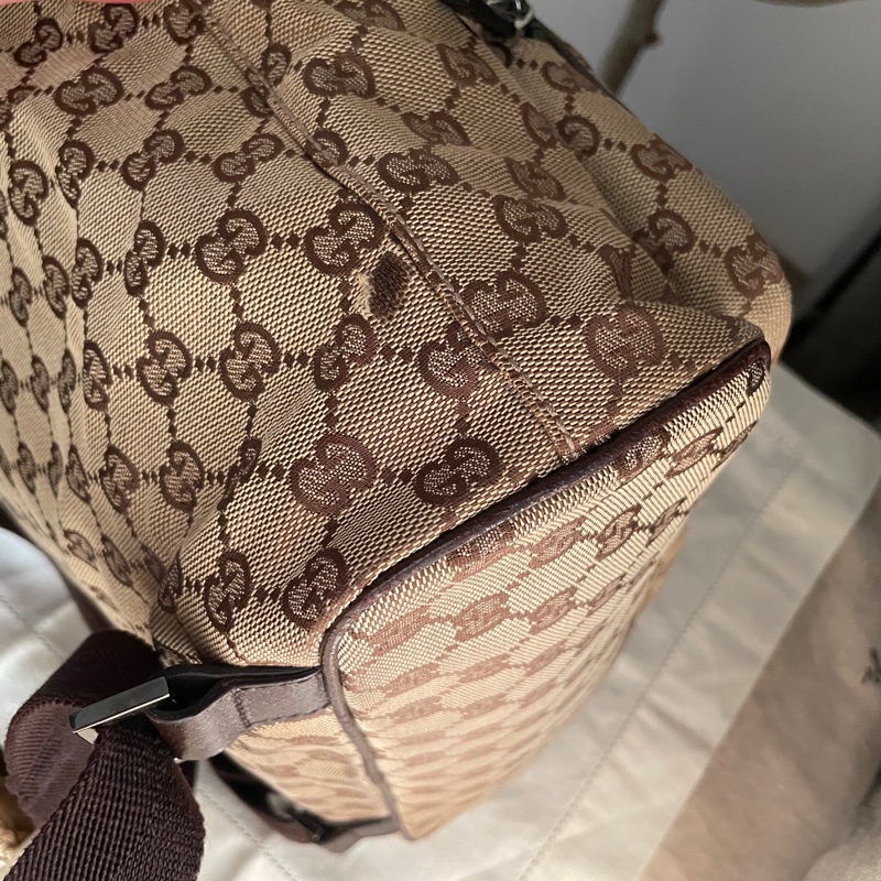 Gucci 經典GG老花後背包🎒 肩背包/雙肩包/旅行包/過夜包/水桶包/束口包 🎒側背/手提🎒正品🎒況不錯🎒男女皆適-38