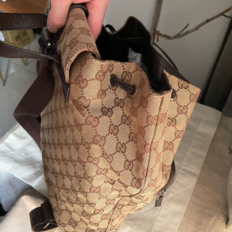 Gucci 經典GG老花後背包🎒 肩背包/雙肩包/旅行包/過夜包/水桶包/束口包 🎒側背/手提🎒正品🎒況不錯🎒男女皆適-46