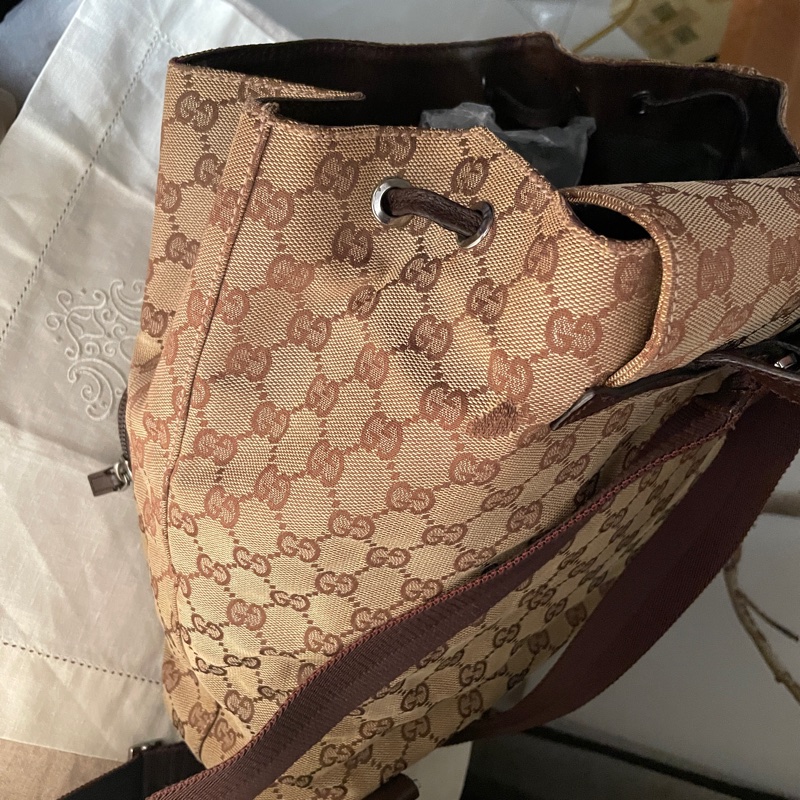Gucci 經典GG老花後背包🎒 肩背包/雙肩包/旅行包/過夜包/水桶包/束口包 🎒側背/手提🎒正品🎒況不錯🎒男女皆適-47