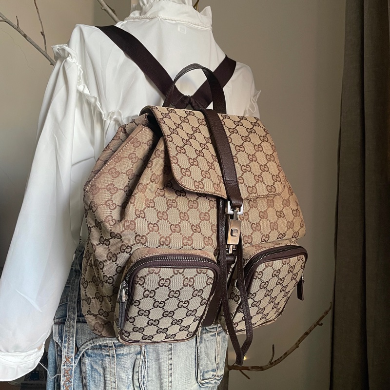 Gucci 經典GG老花後背包🎒 肩背包/雙肩包/旅行包/過夜包/水桶包/束口包 🎒側背/手提🎒正品🎒況不錯🎒男女皆適-60