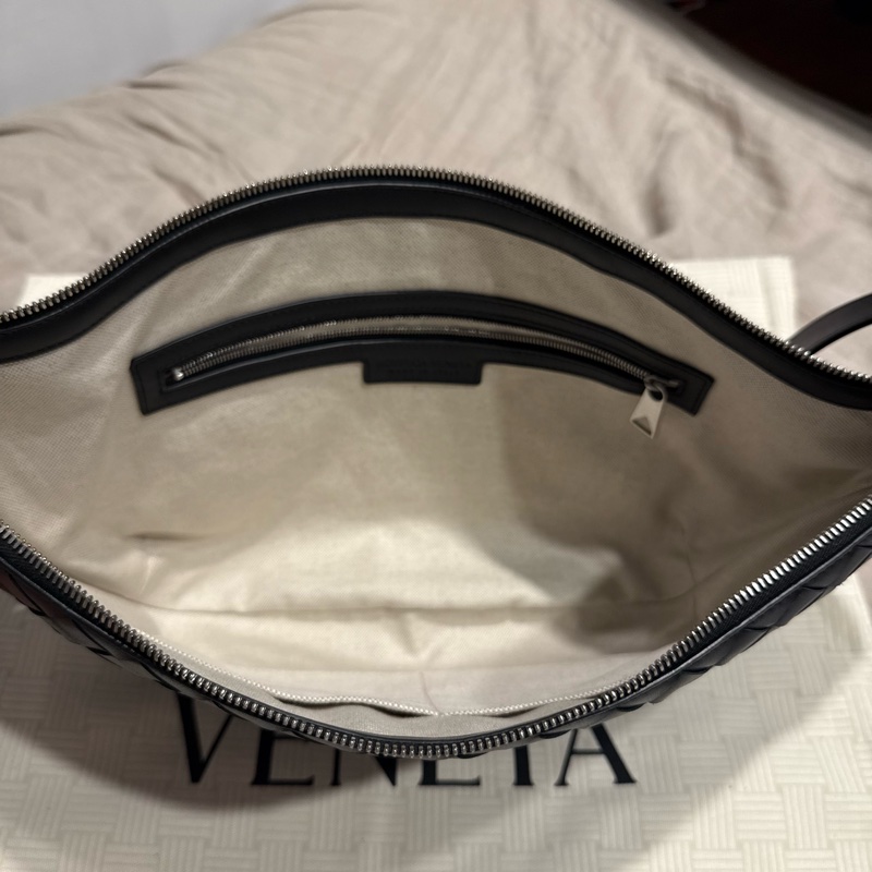 BOTTEGA VENETA 26春夏側背包-9