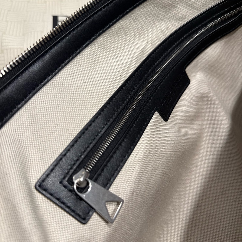 BOTTEGA VENETA 26春夏側背包-10