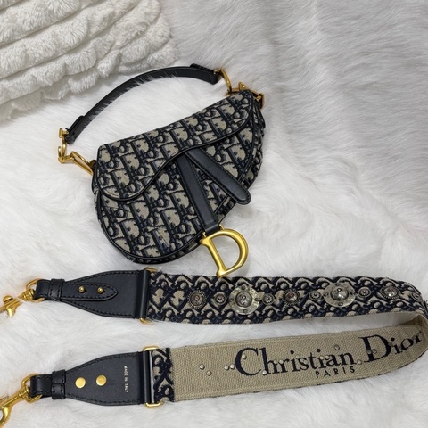 迪奧/Dior Saddle Oblique 刺繡老花小號馬鞍