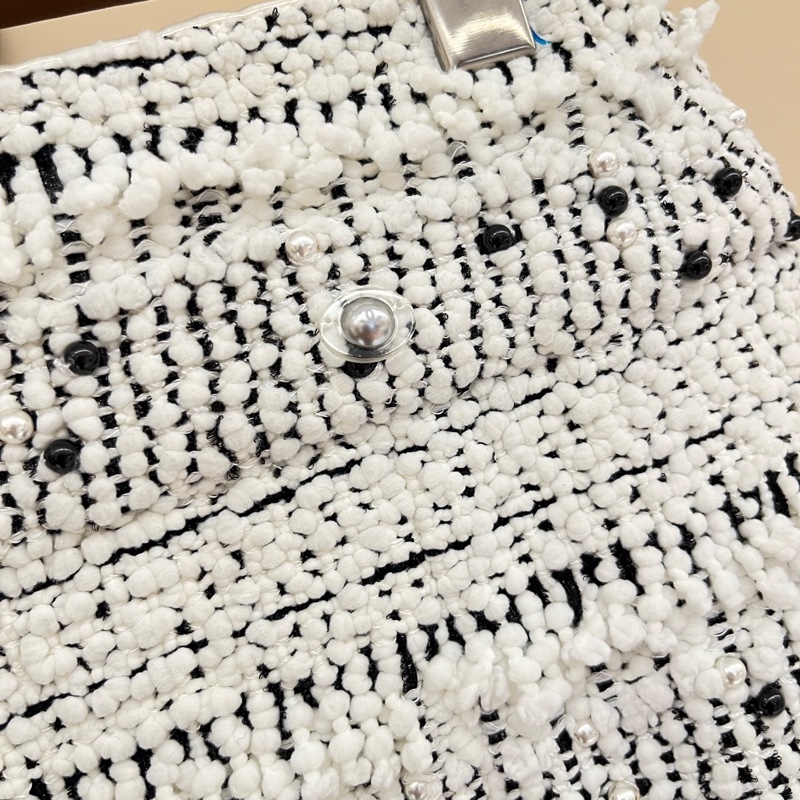 Chanel香奈兒 黑白粗花呢短裙 38碼  腰圍72 裙長45 真絲內襯 手工鑲嵌不規則黑白珍珠-2
