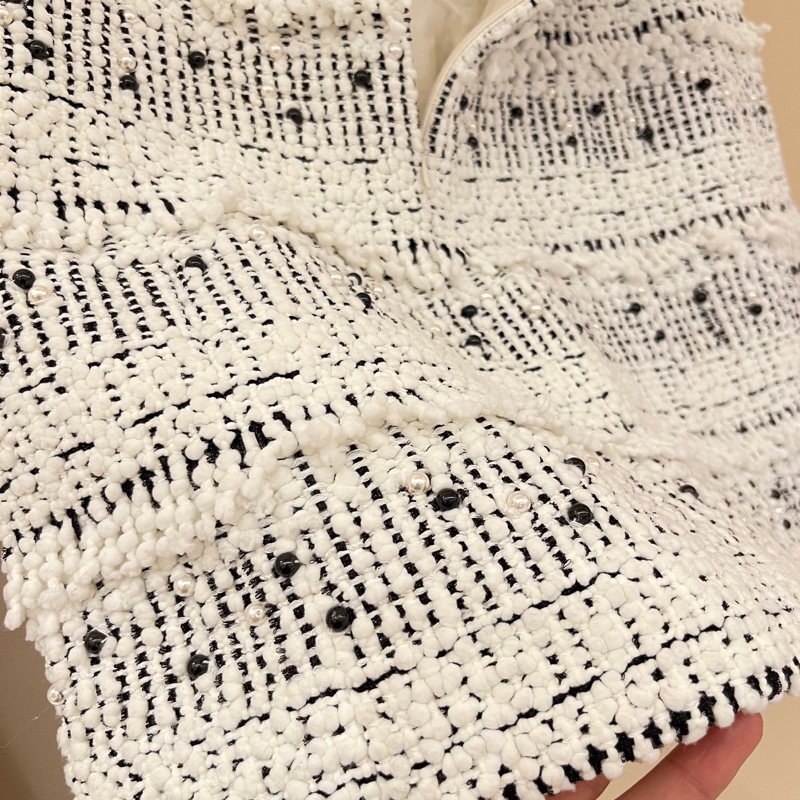 Chanel香奈兒 黑白粗花呢短裙 38碼  腰圍72 裙長45 真絲內襯 手工鑲嵌不規則黑白珍珠-3