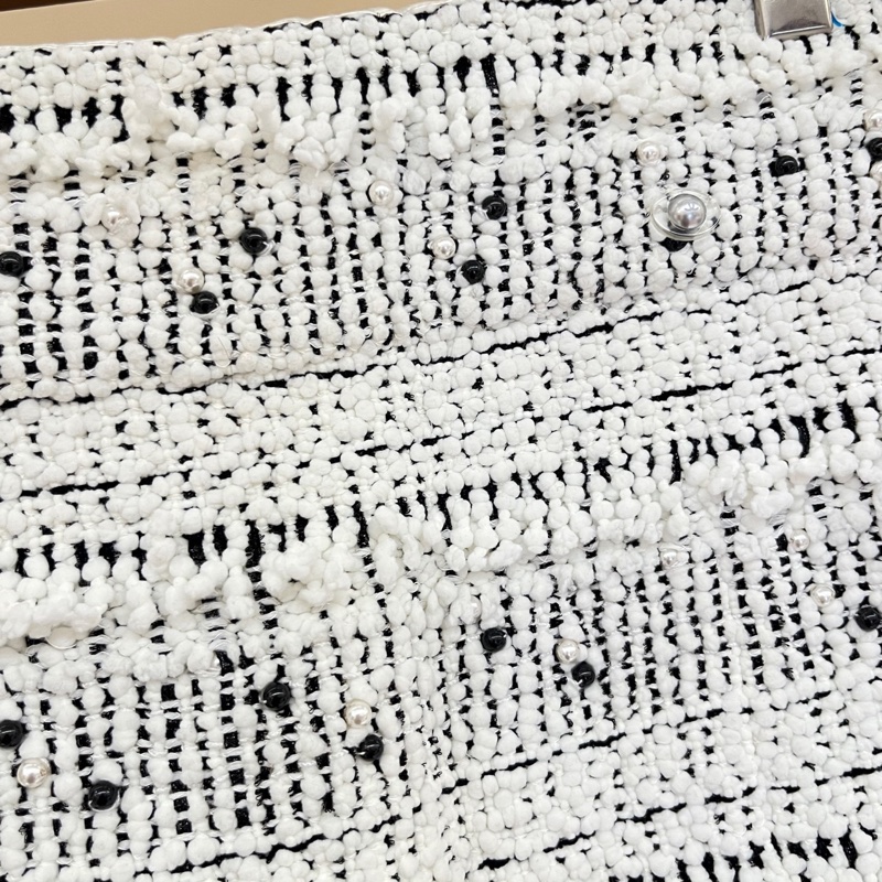 Chanel香奈兒 黑白粗花呢短裙 38碼  腰圍72 裙長45 真絲內襯 手工鑲嵌不規則黑白珍珠-4