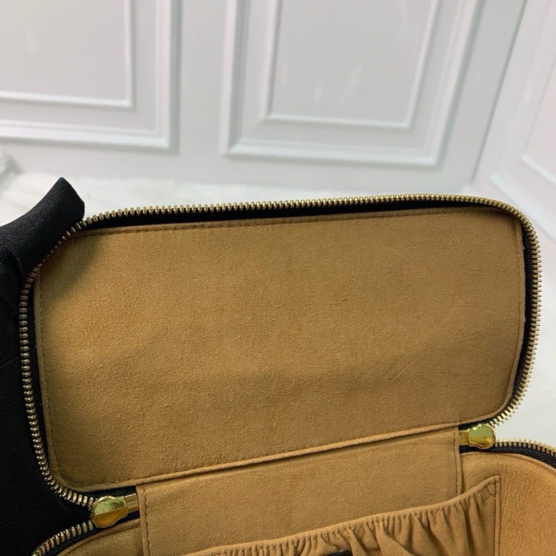 98新MCM小號化妝包 MCM ROCKSTAR 超火乾邑色塗層老花斜挎包-9