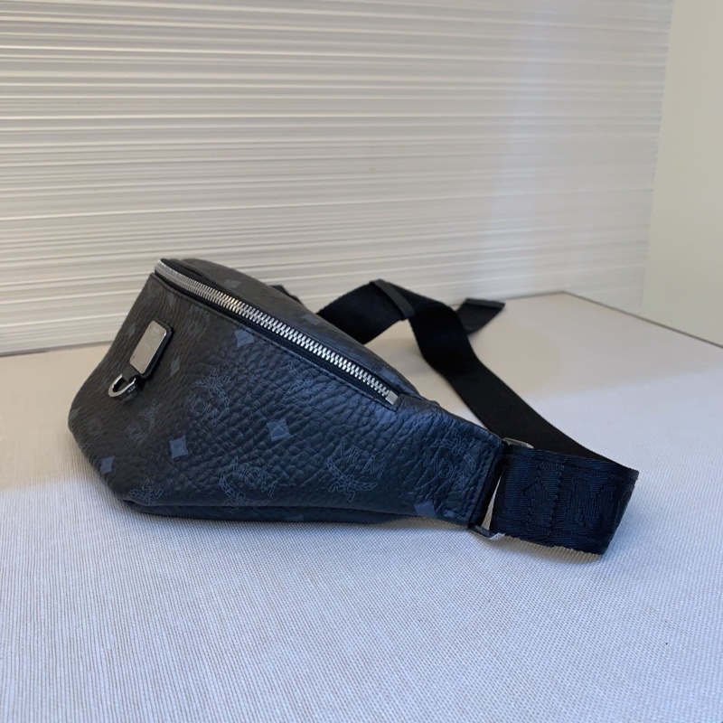 98新 MCM經典黑色老花斜挎腰包胸包 設計上雙性兼修 男女都可以背挎 -2