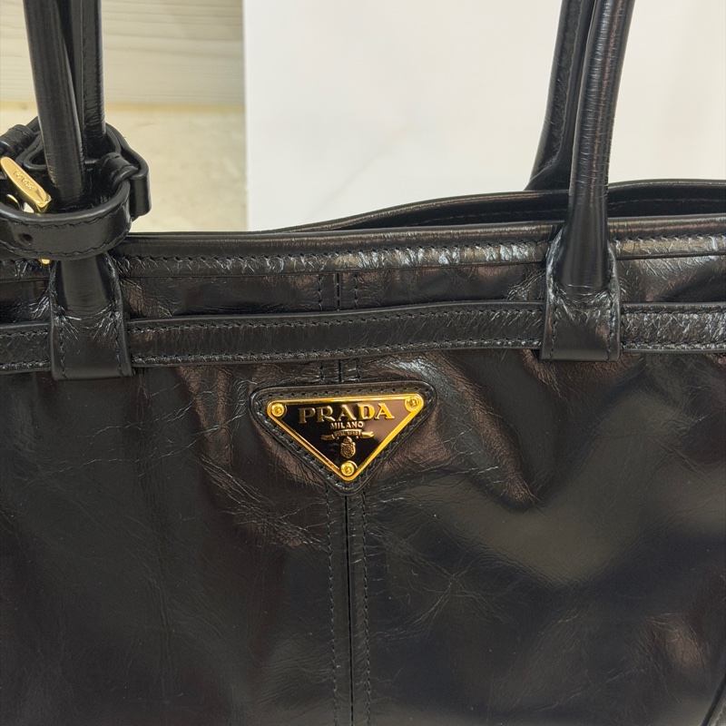 全新 晶片款🈶25年購證❤️ #prada #softlux #黑金 #油蠟牛皮 #肩背包-6