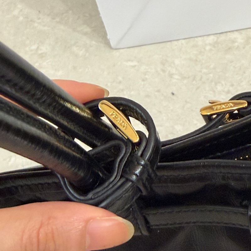 全新 晶片款🈶25年購證❤️ #prada #softlux #黑金 #油蠟牛皮 #肩背包-14