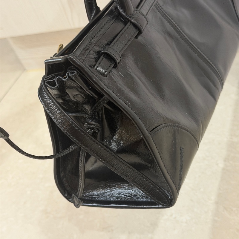 全新 晶片款🈶25年購證❤️ #prada #softlux #黑金 #油蠟牛皮 #肩背包-19