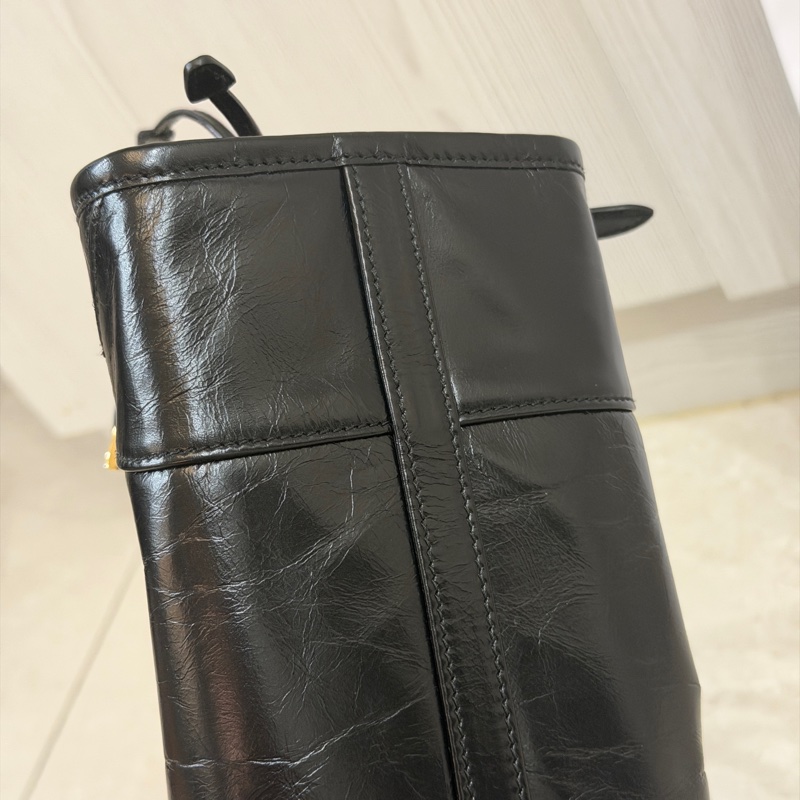 全新 晶片款🈶25年購證❤️ #prada #softlux #黑金 #油蠟牛皮 #肩背包-24