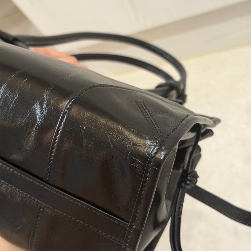 全新 晶片款🈶25年購證❤️ #prada #softlux #黑金 #油蠟牛皮 #肩背包-27