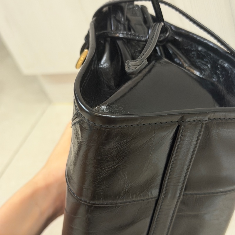 全新 晶片款🈶25年購證❤️ #prada #softlux #黑金 #油蠟牛皮 #肩背包-31