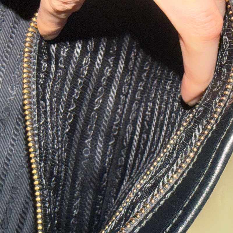 全新 晶片款🈶25年購證❤️ #prada #softlux #黑金 #油蠟牛皮 #肩背包-39