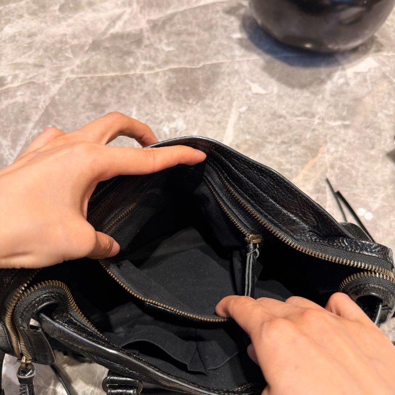 BALENCIAGA 巴黎世家 Classic City 機車包|黑色|羊皮|可手提/斜背-13