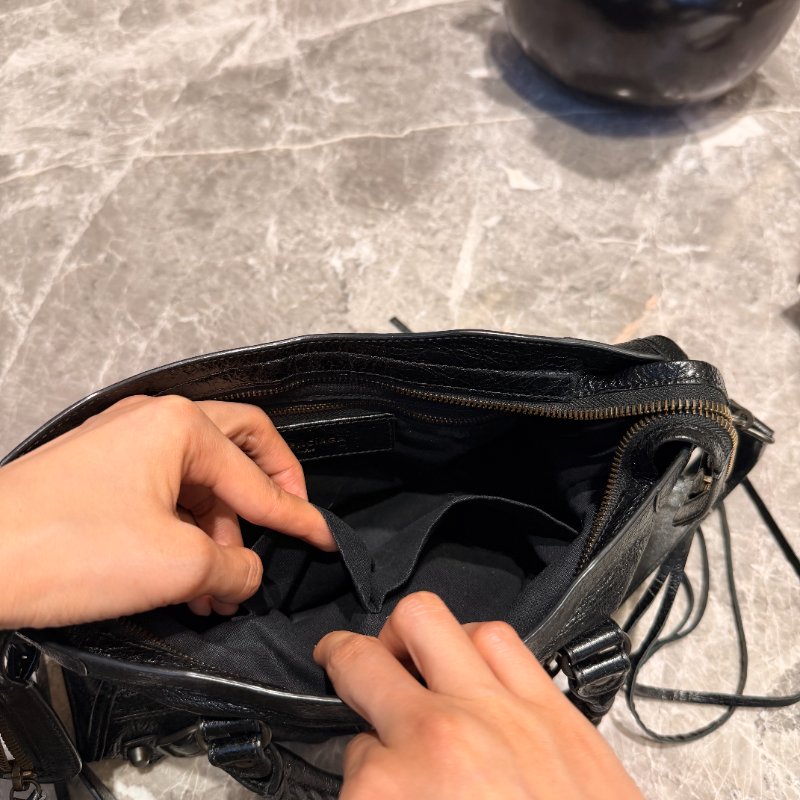 BALENCIAGA 巴黎世家 Classic City 機車包|黑色|羊皮|可手提/斜背-14