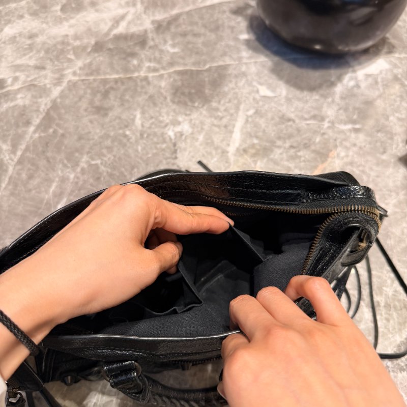 BALENCIAGA 巴黎世家 Classic City 機車包|黑色|羊皮|可手提/斜背-15