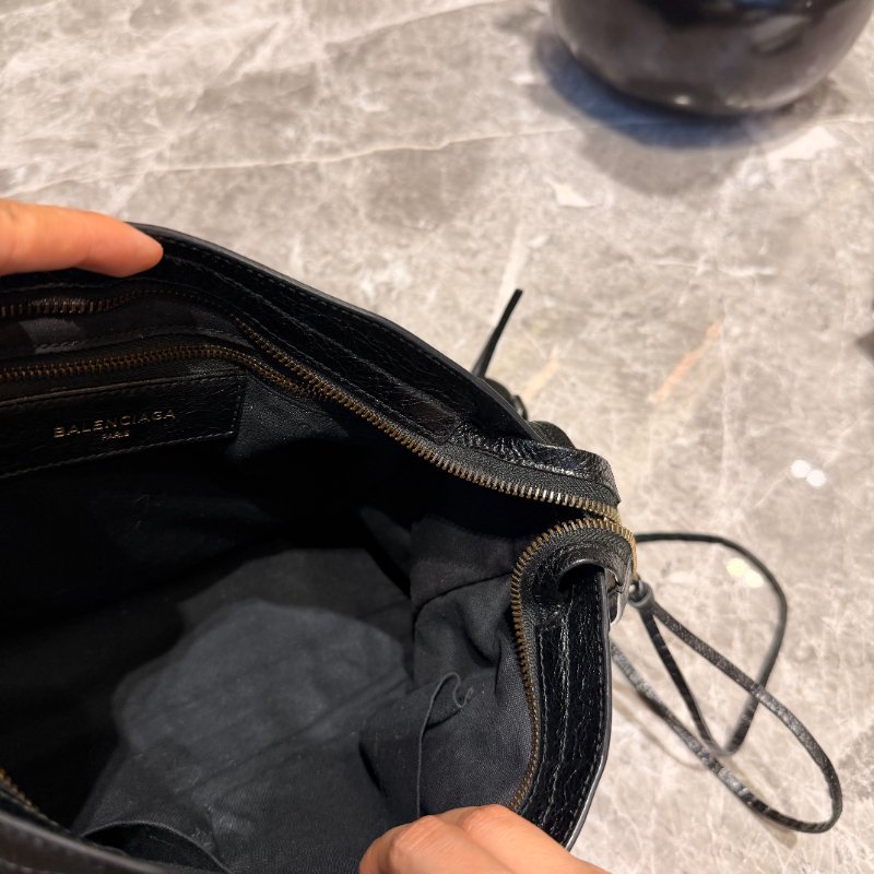 BALENCIAGA 巴黎世家 Classic City 機車包|黑色|羊皮|可手提/斜背-17