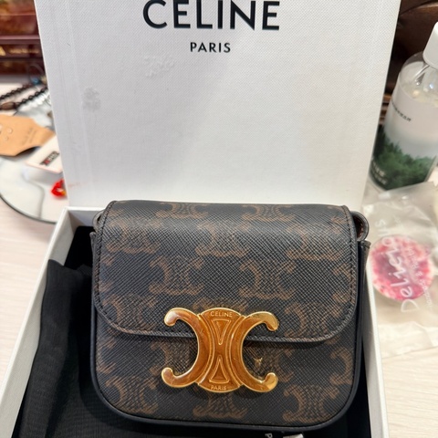 Celine 人手必備 凱旋門 經典小廢包 小包包 斜背包裝可愛 正品！挑戰全網最彿
