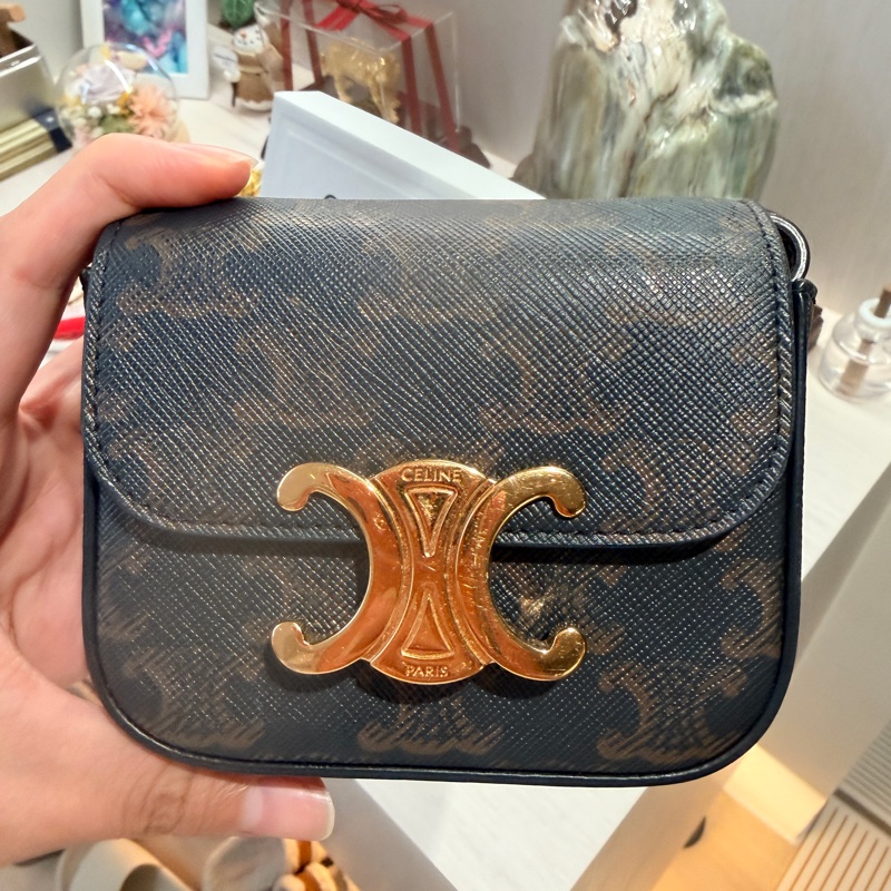 Celine 人手必備 凱旋門 經典小廢包 小包包 斜背包裝可愛 正品!挑戰全網最彿-1