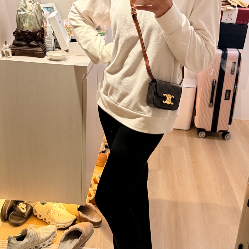 Celine 人手必備 凱旋門 經典小廢包 小包包 斜背包裝可愛 正品!挑戰全網最彿-16