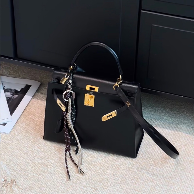 原廠鑰匙鎖肩帶齊全❤️ #愛馬仕 #kelly28 #黑金 #box皮 #中古款-4