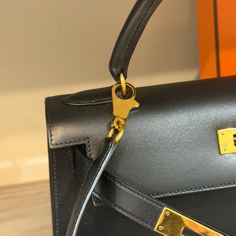 原廠鑰匙鎖肩帶齊全❤️ #愛馬仕 #kelly28 #黑金 #box皮 #中古款-20