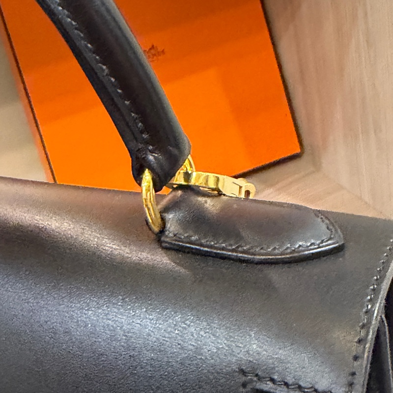 原廠鑰匙鎖肩帶齊全❤️ #愛馬仕 #kelly28 #黑金 #box皮 #中古款-35