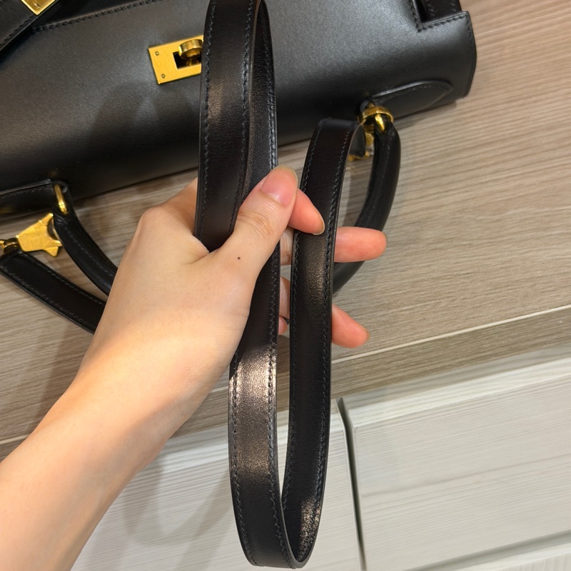 原廠鑰匙鎖肩帶齊全❤️ #愛馬仕 #kelly28 #黑金 #box皮 #中古款-43