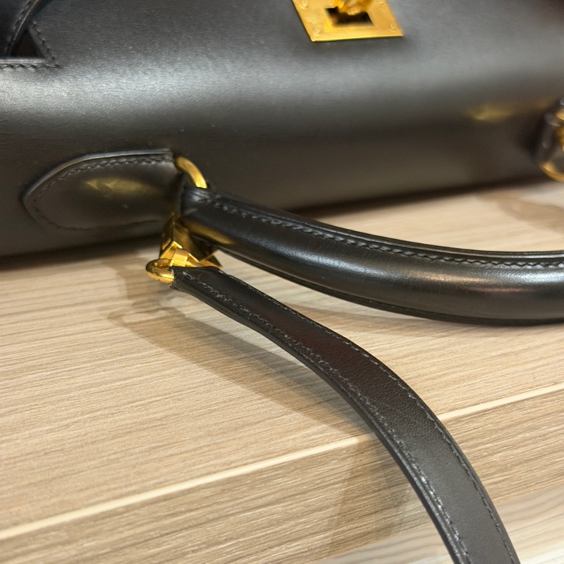 原廠鑰匙鎖肩帶齊全❤️ #愛馬仕 #kelly28 #黑金 #box皮 #中古款-46