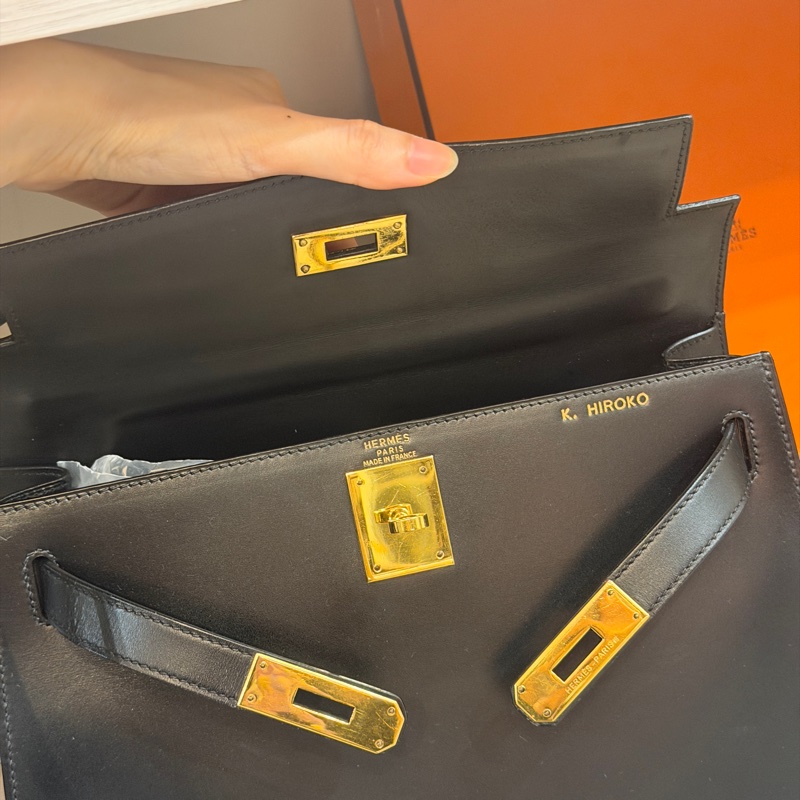 原廠鑰匙鎖肩帶齊全❤️ #愛馬仕 #kelly28 #黑金 #box皮 #中古款-59